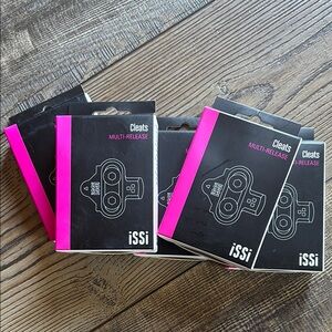 iSSi Cleats Multi-Release Black and Pink